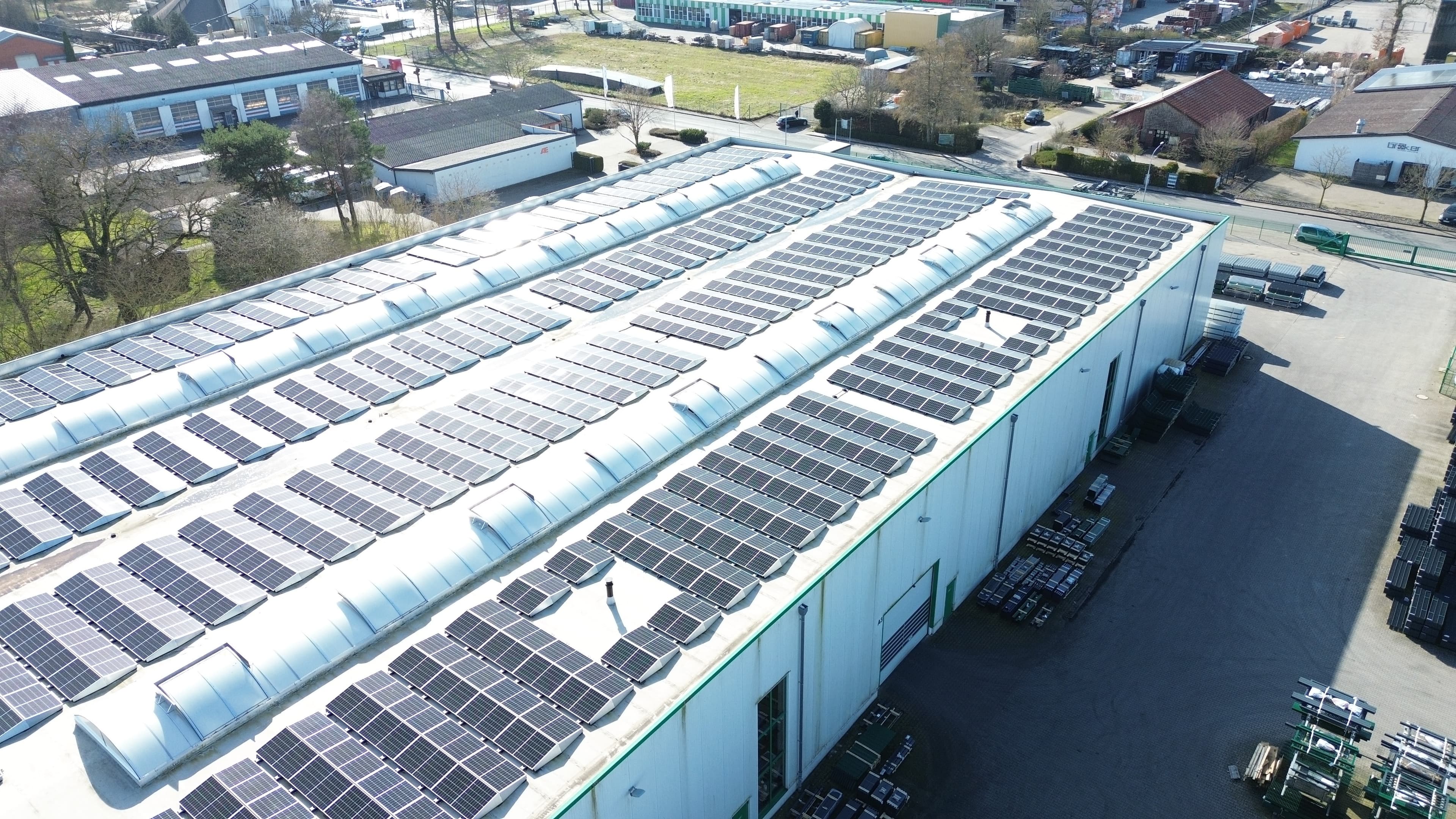 PV-Reinigung Referenzprojekt: Gewerbedach · 4.000 m²